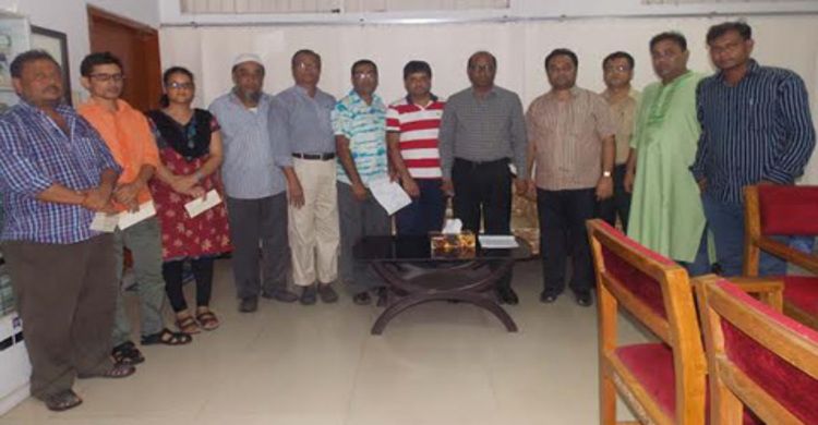 প্রধানমন্ত্রীর অনুদান পেলেন কক্সবাজারের ৩ সাংবাদিক