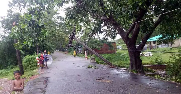 ঘূর্ণিঝড় কোমেন : দেশের বিভিন্ন স্থানে নিহত ৫
