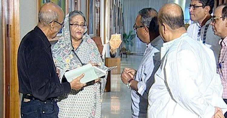 ‘বঙ্গবন্ধুর আত্মকথন’র ভূমিকা পাঠে প্রধানমন্ত্রী