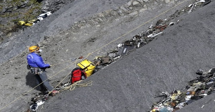 বিধ্বস্ত বিমান থেকে অন্তিম মুহূর্তের মোবাইল ভিডিও উদ্ধার