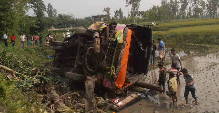 কুড়িগ্রামে সড়ক দুর্ঘটনায় নিহত ১