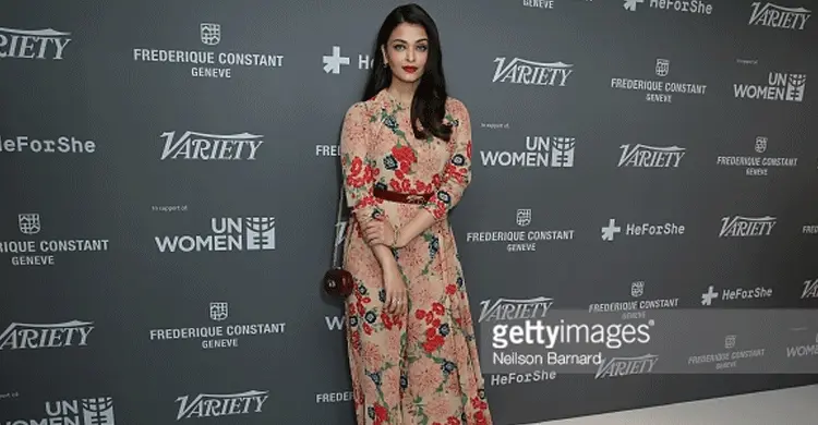 কানে ঐশ্বরিয়া ঝলক! 