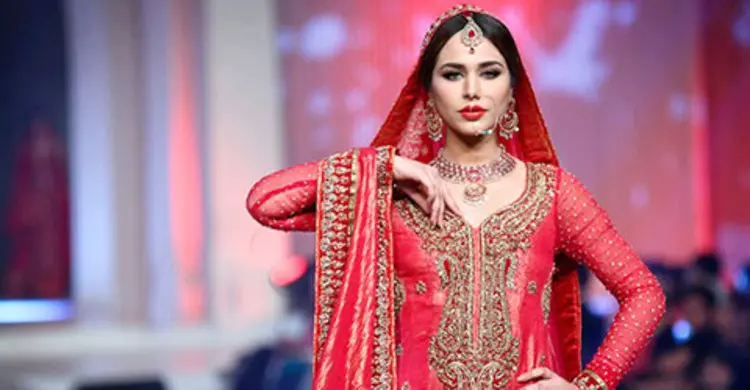 পাক সুপারমডেল আয়ান ১৪ দিনের রিমান্ডে