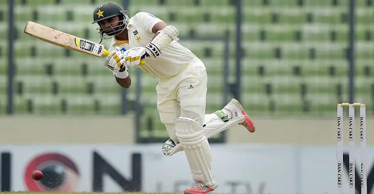 মিসবাহকে ফেরালেন সাকিব