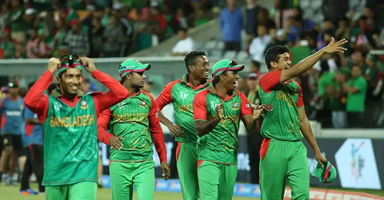 দুপুরে মাশরাফিদের গণসংবর্ধনা 