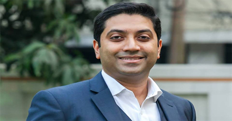 মনোনয়নপত্র জমা দিলেন ববি হাজ্জাজ