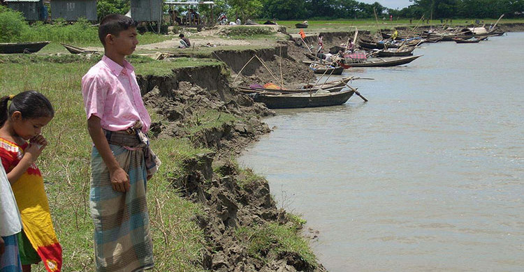 নদী ভাঙন প্রতিরোধ প্রকল্প আঁধারে 