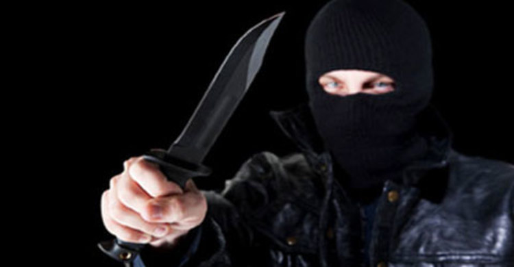 লক্ষ্মীপুরে দুই বাড়িতে ডাকাতি : নারীসহ আহত ৪