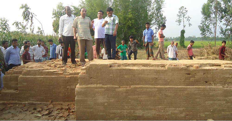 বোচাগঞ্জে প্রাচীন স্থাপনার সন্ধান