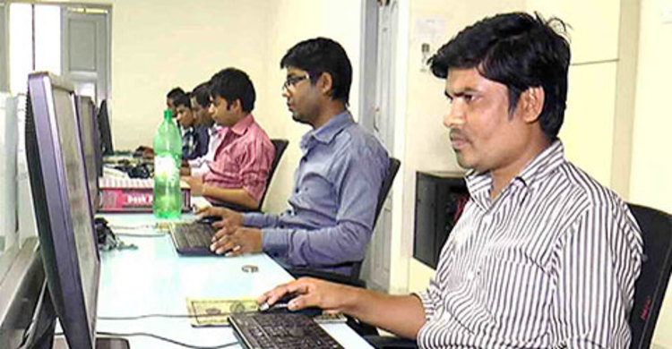 গাইবান্ধায় জনপ্রিয় হয়ে উঠছে আউটসোর্সিং