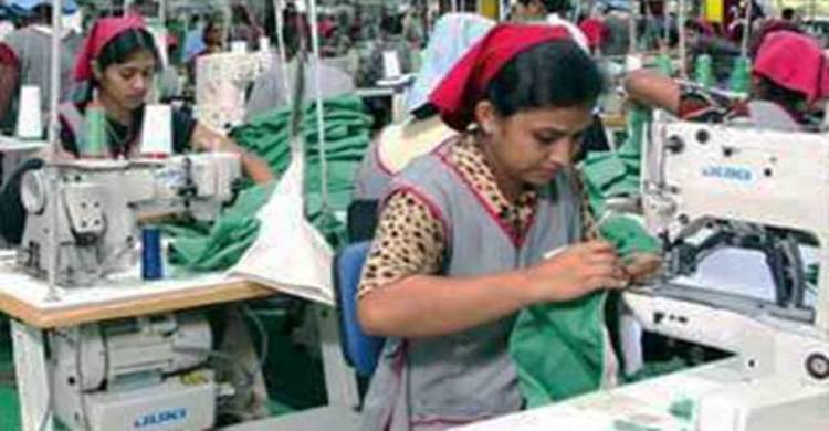 রূপগঞ্জে পোশাক কারখানায় আগুন আতঙ্ক