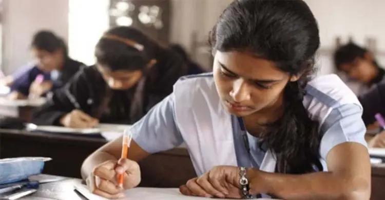 হরতালমুক্ত পরিবেশে এইচএসসি পরীক্ষা শুরু