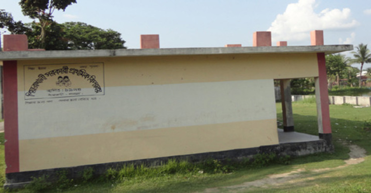 পাবনায় ৬১টি প্রাথমিক বিদ্যালয় পরিত্যক্ত ঘোষণা