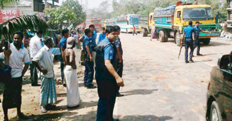 শৈলকুপায় যাত্রী ওঠানামাকে কেন্দ্র করে সংঘর্ষ