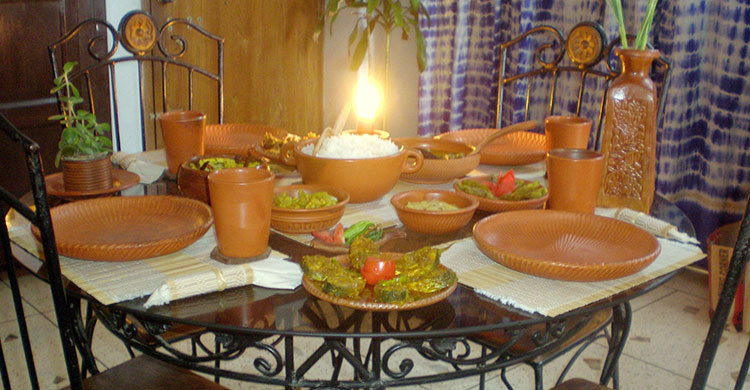 বৈশাখে খাবার ঘর সাজাবেন যেভাবে