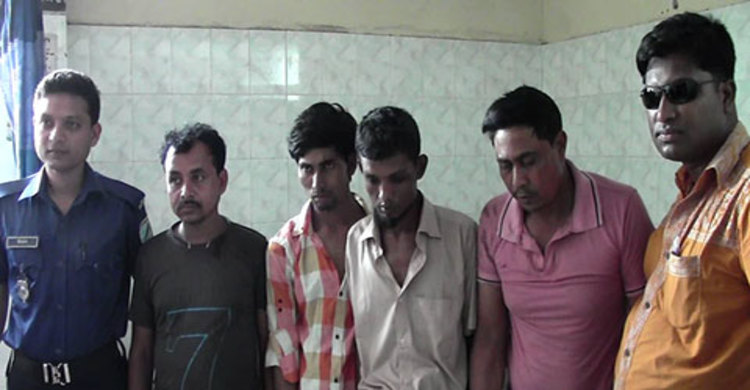 মোটরসাইকেল ছিনতাইকালে গুলিবিদ্ধ ৩