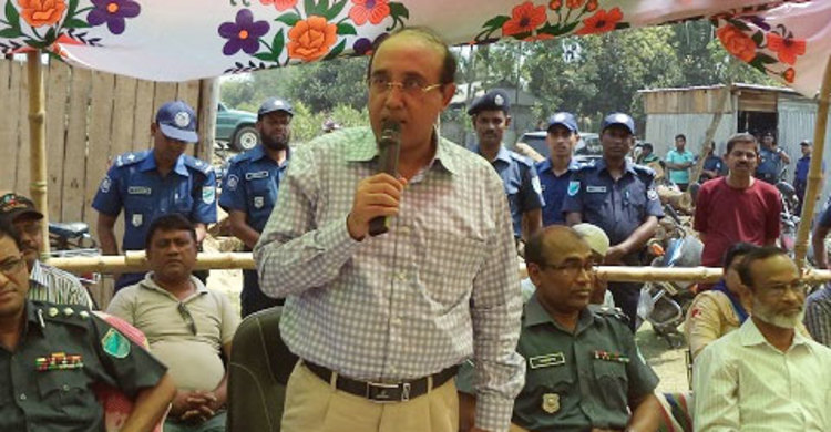 পাবনা পুলিশ লাইনে অতিরিক্ত আইজিপি