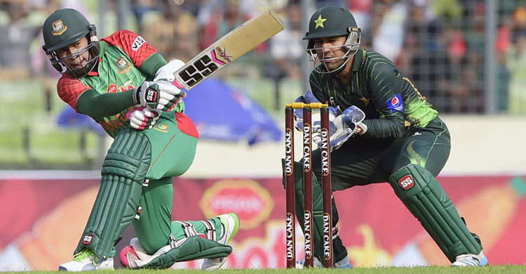 তৃতীয় দ্রুততম শতক মুশফিকের (ভিডিও)