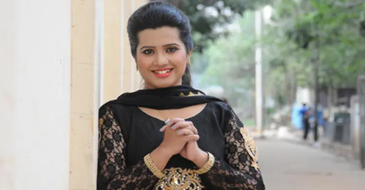 আত্মজীবনী লিখছেন ন্যান্সি 