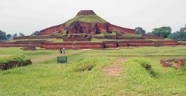 পর্যটকশূন্য ঐতিহাসিক পাহাড়পুর বৌদ্ধবিহার 