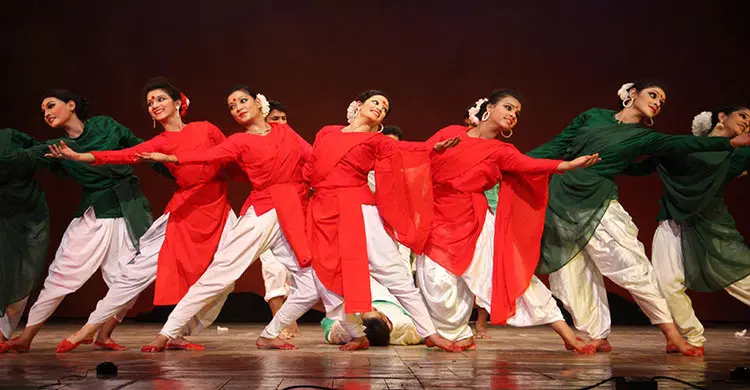 সন্ত্রাস রুখে দাও নৃত্যের ছন্দে