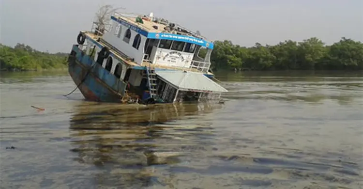 এখনো তেল ছড়ানোর ঝুঁকিতে সাউদার্ন স্টার