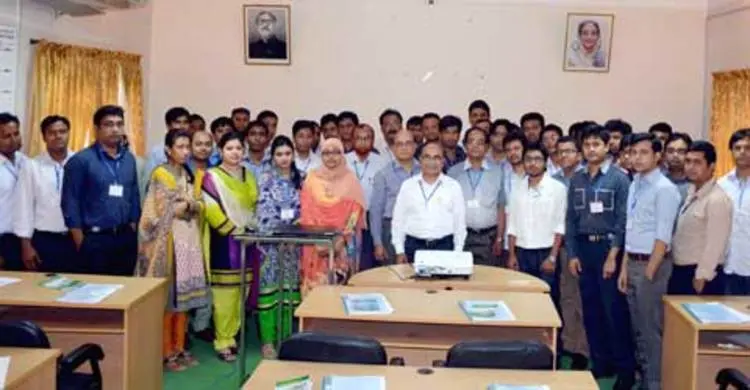 কুয়েটে দিনব্যাপী শিক্ষক প্রশিক্ষণ কর্মশালা