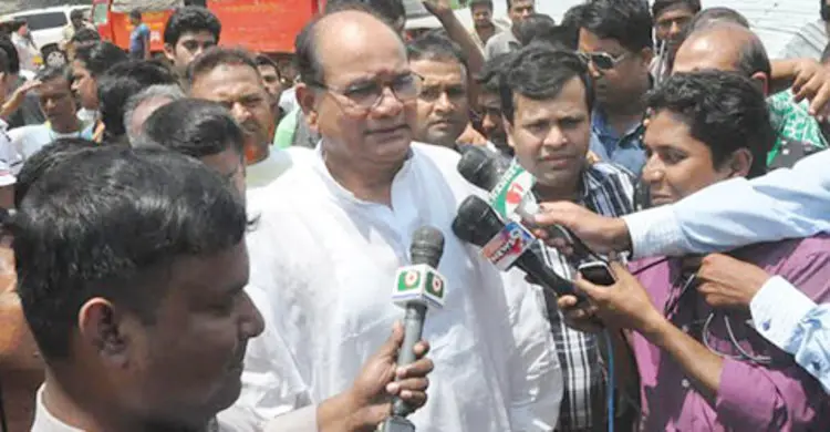 ক্ষতিগ্রস্থদের অর্থ ও খাদ্য সহায়তার আশ্বাস রহমতউল্লাহর