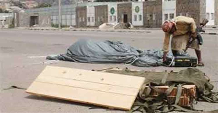 আল-কায়েদাকে বিমান থেকে অস্ত্র দিচ্ছে সৌদি 