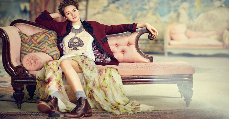 কাপড় খুলতে সমস্যা নেই (ভিডিও)