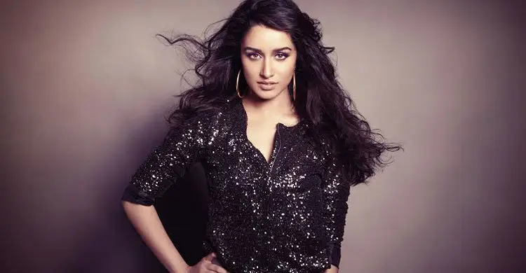 নিজের সৌন্দর্যে আত্মবিশ্বাসী শ্রদ্ধা