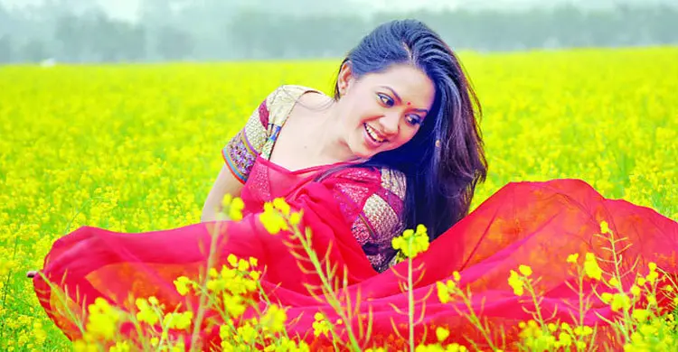 নিষিদ্ধপল্লীতে তারিনের নাকফুল