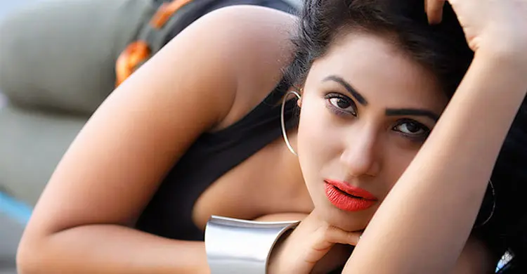 সেন্সরে যাচ্ছে আলিশার অন্তরঙ্গ (ভিডিও)