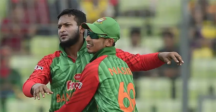 নাসিরে ধাক্কা খেল পাকিরা : ৯১ রানে প্রথম উইকেট
