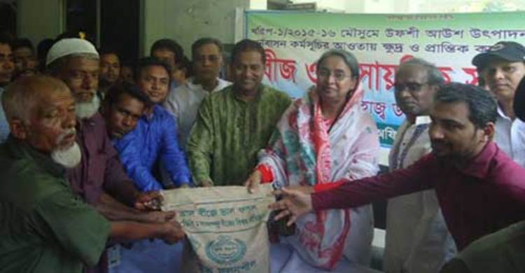 বাধ নির্মাণে হাইমচরের মানুষকে আতঙ্কে থাকতে হয় না : ডা. দীপু মনি 