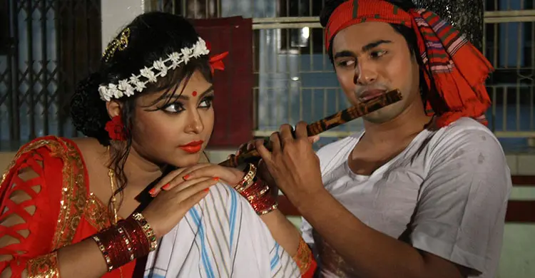 আজ প্রেক্ষাগৃহে মিষ্টি প্রেমের চিনিবিবি
