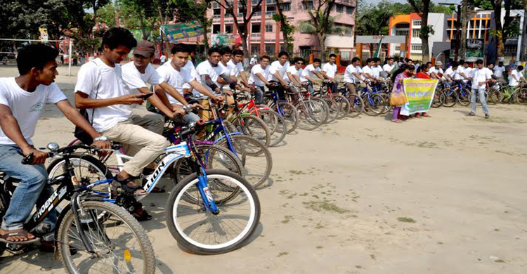 স্বাধীনতা দিবসে বগুড়ায়  সাইকেল র‌্যালি