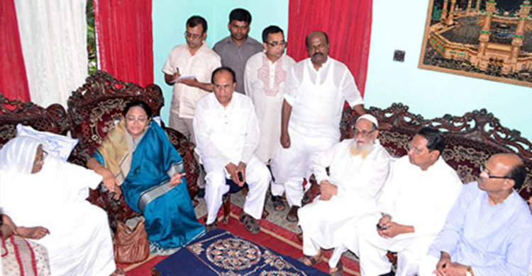 পপলু ও মাইশাদের বাড়িতে গেলেন তথ্যমন্ত্রী 