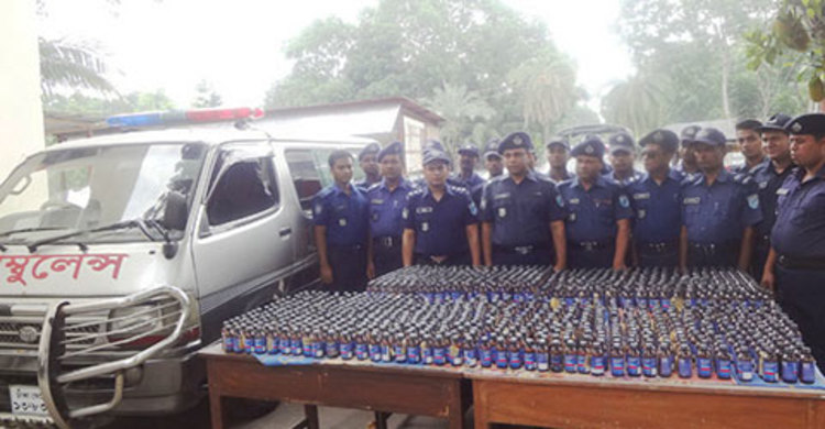 ফরিদপুরে দুই হাজার বোতল ফেনসিডিল আটক