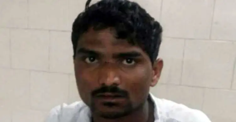 পাঁচ ডজন কলা খাইয়ে চোরের পেট থেকে গহনা উদ্ধার!