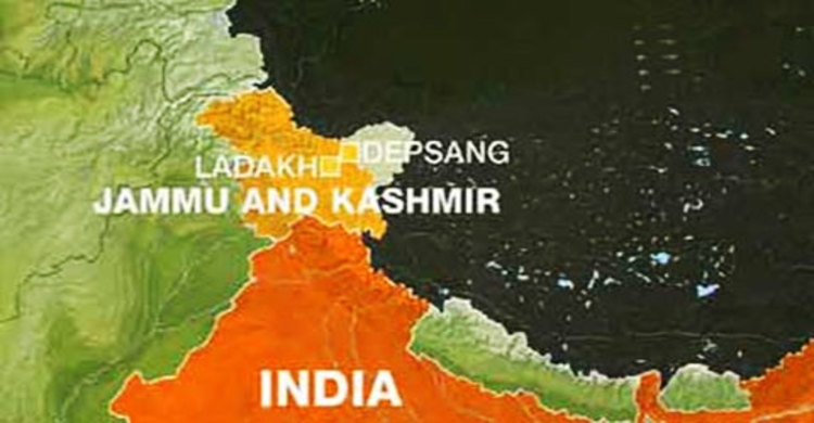 জম্মু ও কাশ্মীরে সেনা ক্যাম্পে সন্ত্রাসী হামলা 