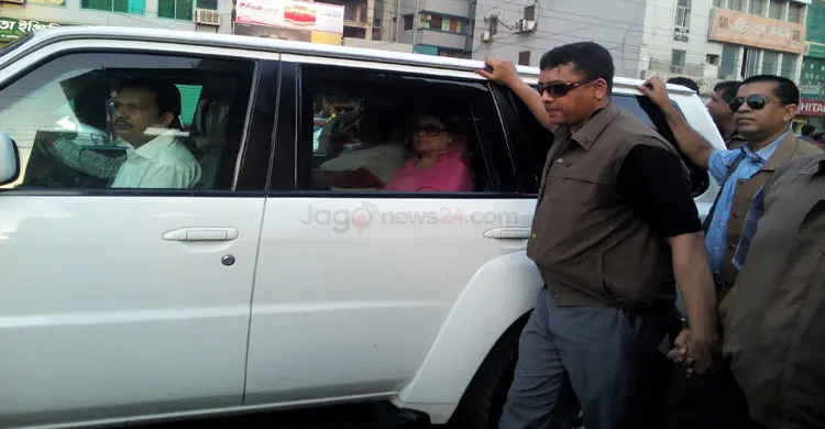 গাড়িসহ খালেদার নির্বাচনী প্রচার বন্ধে ব্যবস্থা নিচ্ছে ইসি