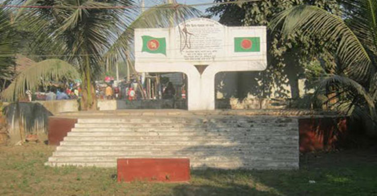 লালমনিরহাটে ২০০ বাঙালিকে  হত্যা করে পাকঘাতক