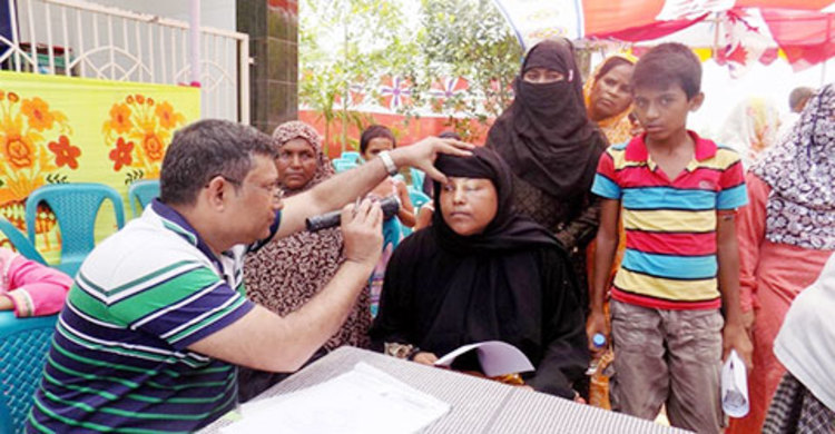 শ্রীনগরে বিনামূল্যে চিকিৎসা সেবা ও ওষুধ বিতরণ 