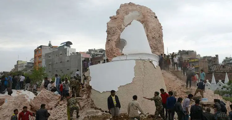 নেপালে ভূমিকম্প : নিহতের সংখ্যা ১৮০০ ছাড়িয়েছে