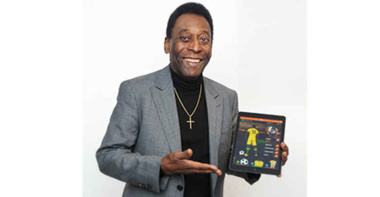 হাসপাতাল থেকে বাড়ি ফিরলেন পেলে 