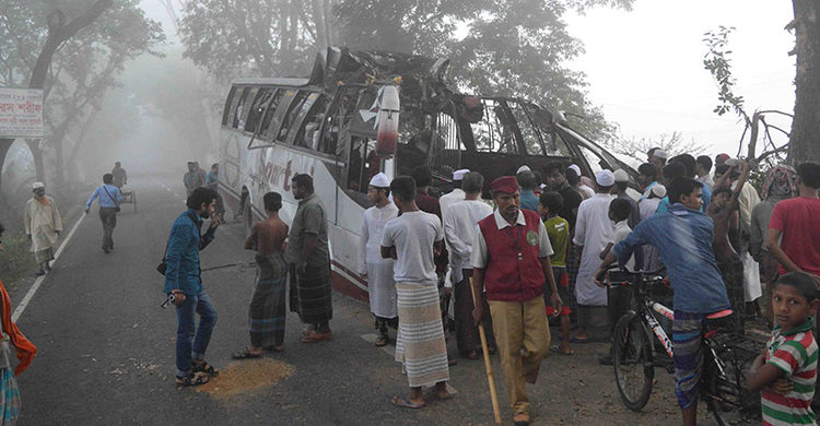 ভাঙ্গায় ২৫ জনের মৃত্যুর ঘটনায় চালকের বিরুদ্ধে মামলা