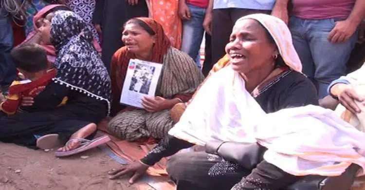 গগনবিদারী আর্তনাদে ভারী হয়ে উঠছে রানা প্লাজার চারপাশ