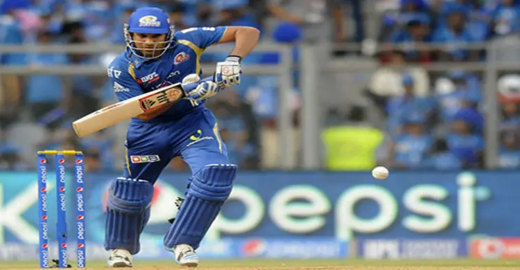 ২৩৬ রানের লক্ষ্যে ব্যাট করছে মুম্বাই 