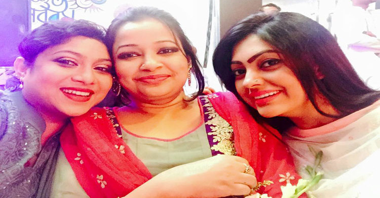 হিজাববিহীন শাবনূর! (দেখুন ছবিতে)